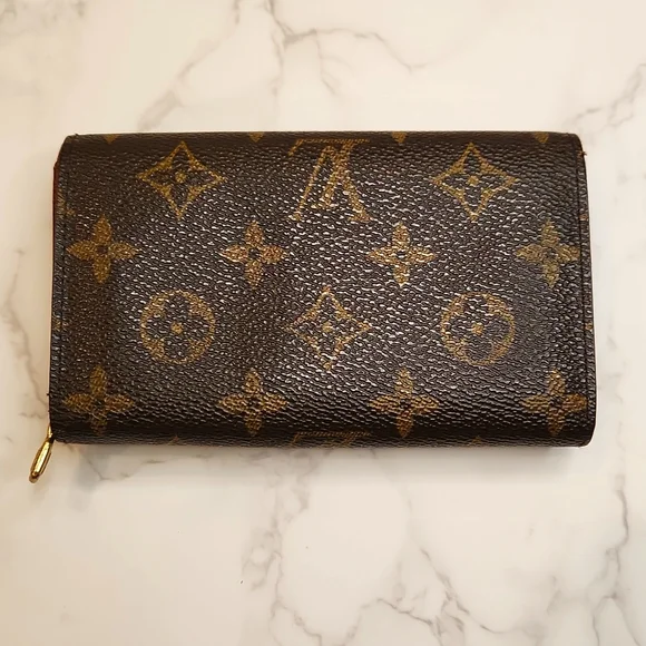 Louis Vuitton Porte Monnaie Tresor Monogram Wallet - Picture 3 of 13